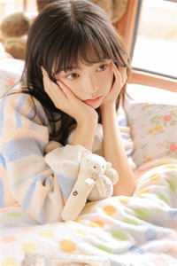 成了大明长孙后，他被迫继承皇位