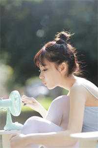 闪婚首富后,被发现二婚带拖油瓶