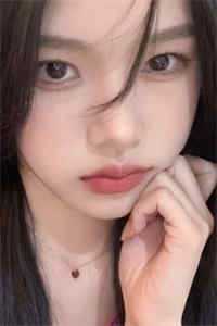 重生末世十天前，囤满物资的我被女神倒追