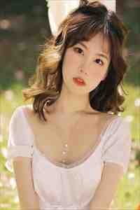 穿越九零后，她决心当宠文女主