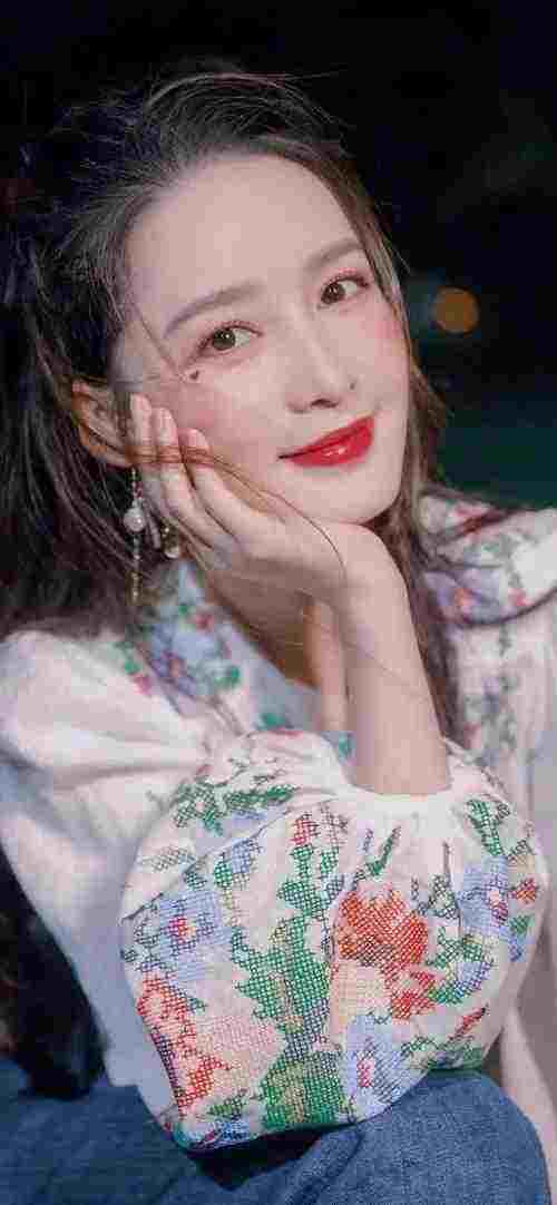 穿成老妇人后，我名扬天下了