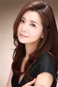 觉醒后,假千金凭实力成团宠