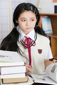 开局被关禁地,系统逼我苟到无敌