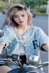 离婚后，疯批总裁服软了