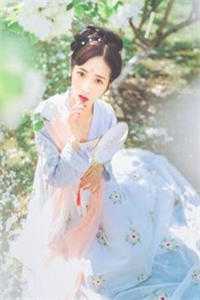 跳崖重生!砸中棺材里的真命天子