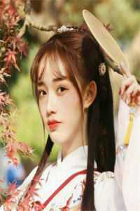 归来后复仇,她成了九皇叔的怀中宝