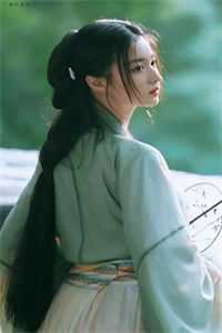 误惹权王后,她每天都要装纯卖乖