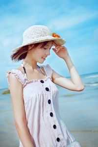 灾荒年代:我靠医术养活了男主全家小说