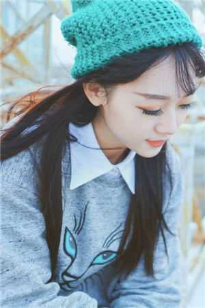 举报继父下乡后，病弱女配赢麻了