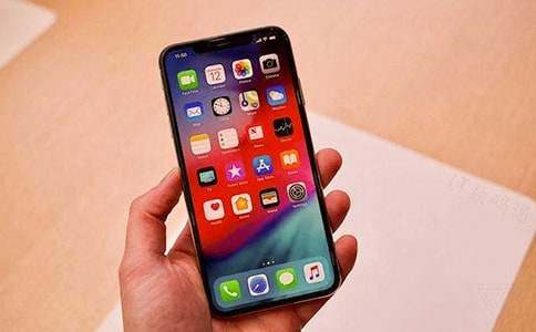 【必备】手机的话题作文3篇