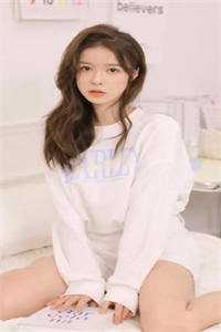 穿成假千金后,她靠系统走红了