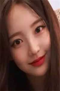 刚入宫，皇后让我做她身边假太监