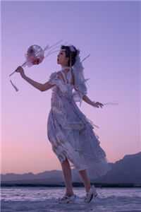 穿成侯府通房丫鬟后，我摆烂了