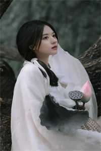 明明可以实力走红,却非要直播唱歌?