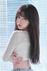 被捕入狱后,未婚夫带着新科技参加审判