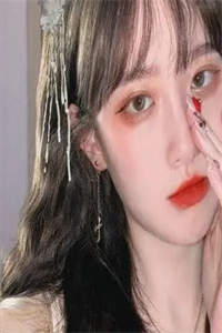 支教捉鬼被直播，高材生排队拜师小说