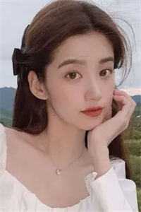 穿成宗门炮灰师姐后,她飒翻三界