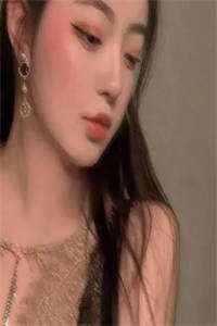 左手撸狗，右手磨刀，她在末世蹦迪求生