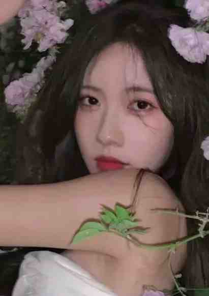 发现神女秘密后,她屈服了