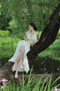 穿成炮灰后,我被反派夫人拉黑了